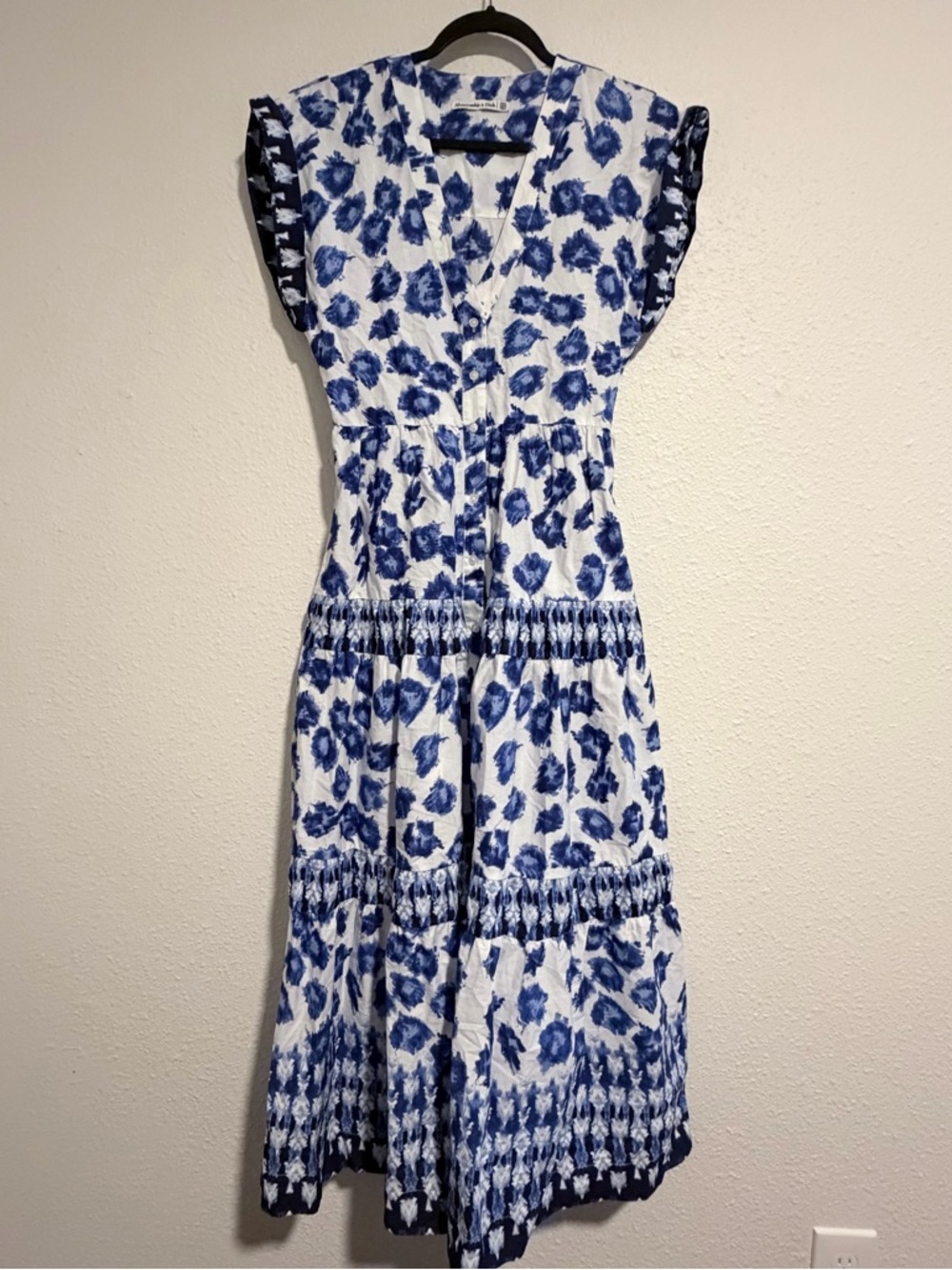 Abercrombie & Fitch White and Blue Floral Tiered Midi Dress